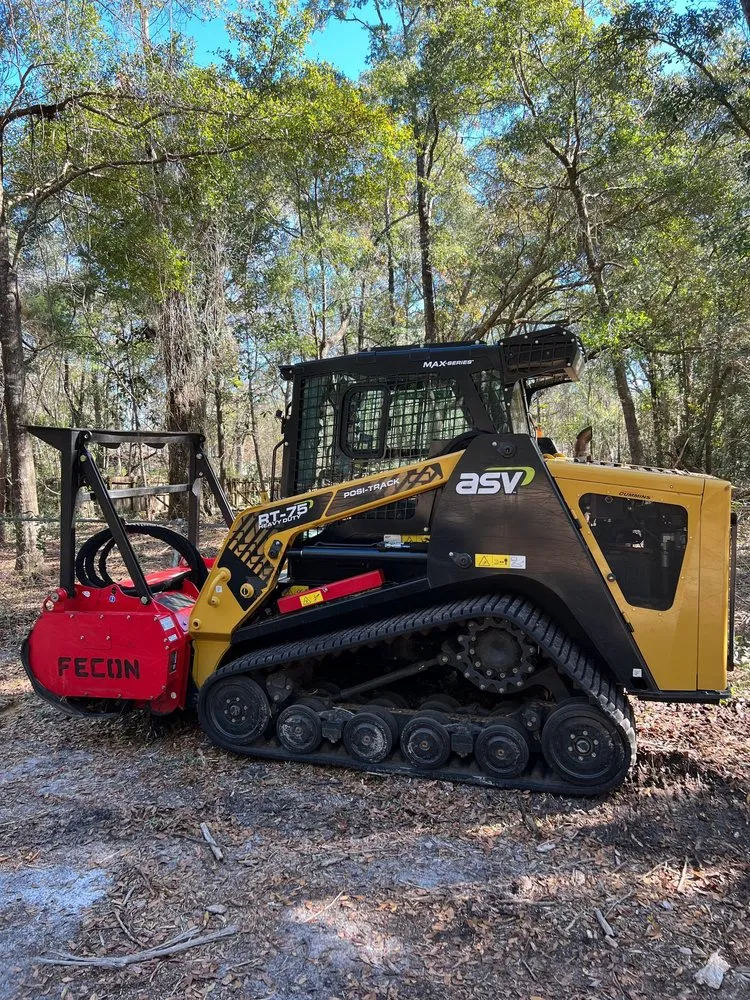 Top-rated lawn mowing service in Freeport, FL - Lund's Tractor Service & Excavation