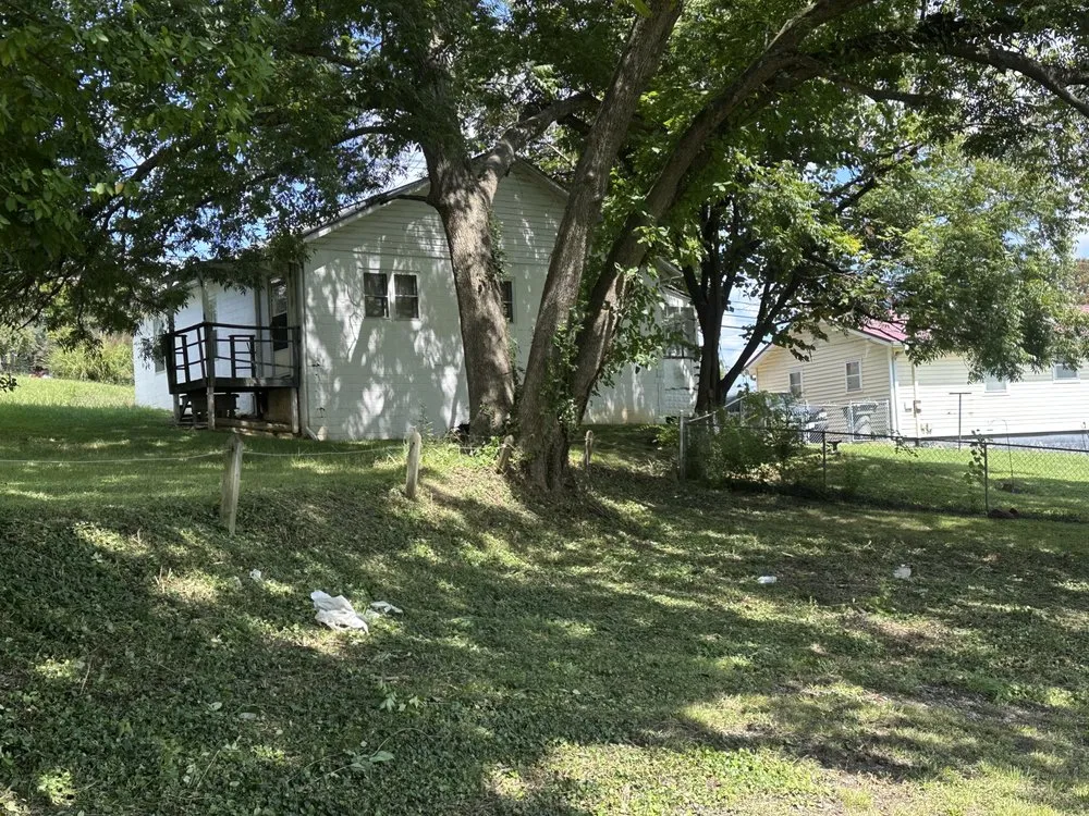 Local lawn care service for year-round maintenance in Chuckey, TN by Lundy’s LawnCare