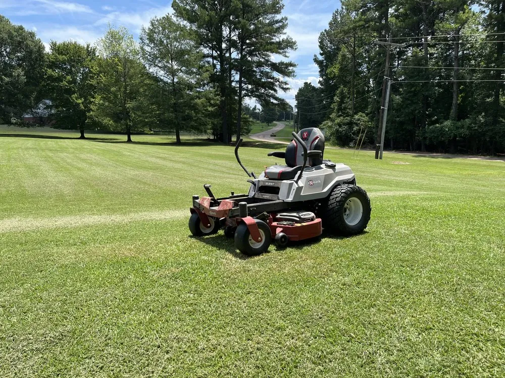 Custom landscape installation experts serving Flora, MS - Lungrin’s Lawncare