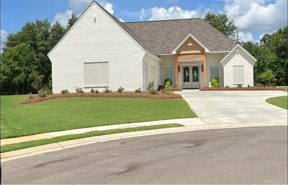 Professional yard maintenance in Flora, MS - Lungrin’s Lawncare