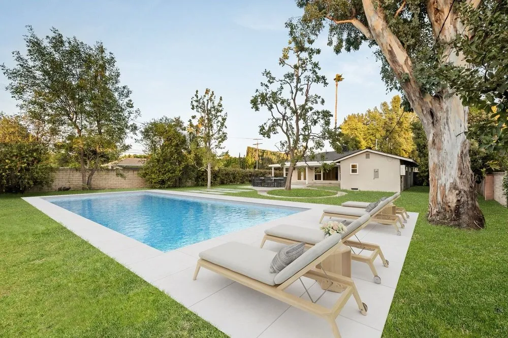 Expert landscape design with custom design in La Cañada Flintridge, CA by Lungu Construction Group