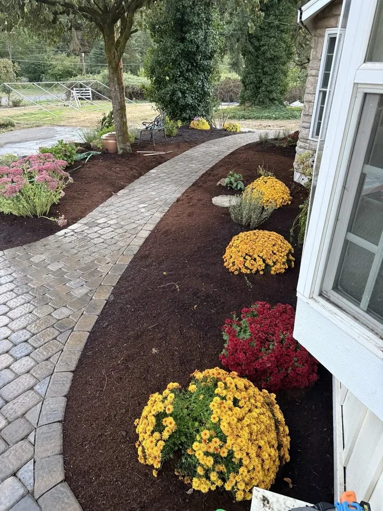 Affordable residential landscaping experts serving Brush Prairie, WA - Luong's Landscaping