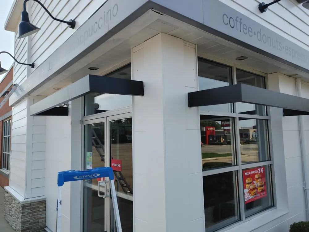 Top-rated yard cleanup service in Pickerington, OH - Lupe Montanez