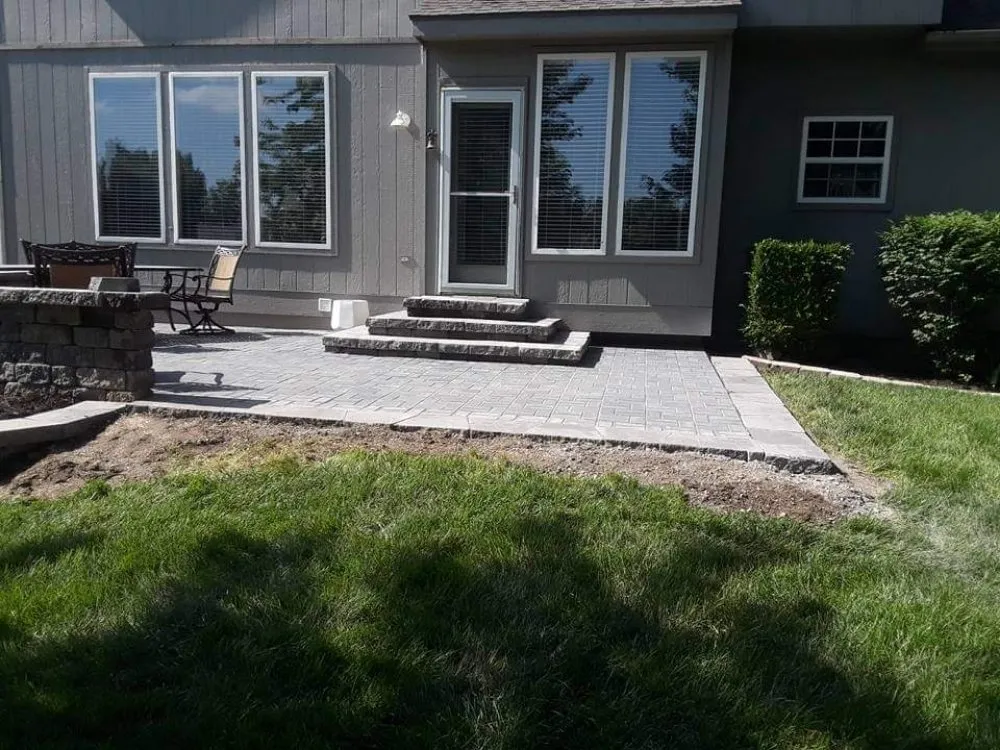 Expert yard cleanup service experts serving Independence, MO - Lupercio Land Designs