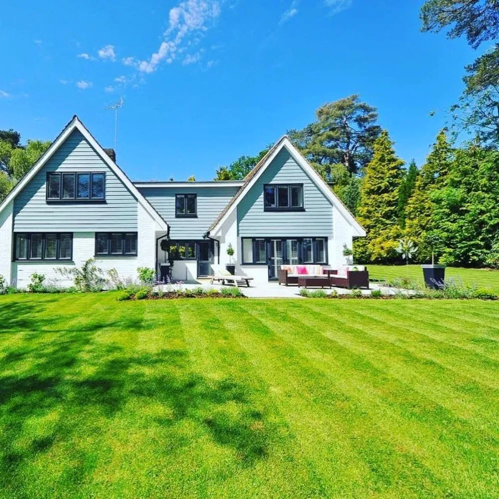 Custom yard maintenance experts serving Reading, PA - Lush Emerald Landscapes