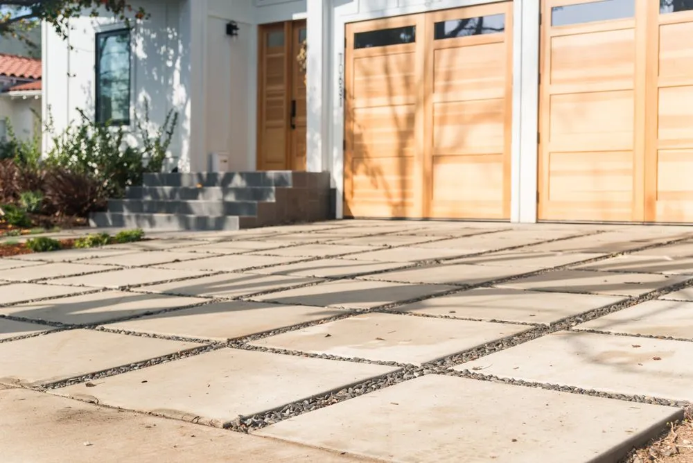 Reliable lawn mowing service for outdoor upgrades across Los Angeles, CA - Lush Gardens