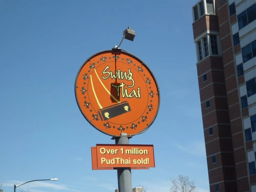 Top-rated lawn care service in Los Angeles, CA by Lush Gardens