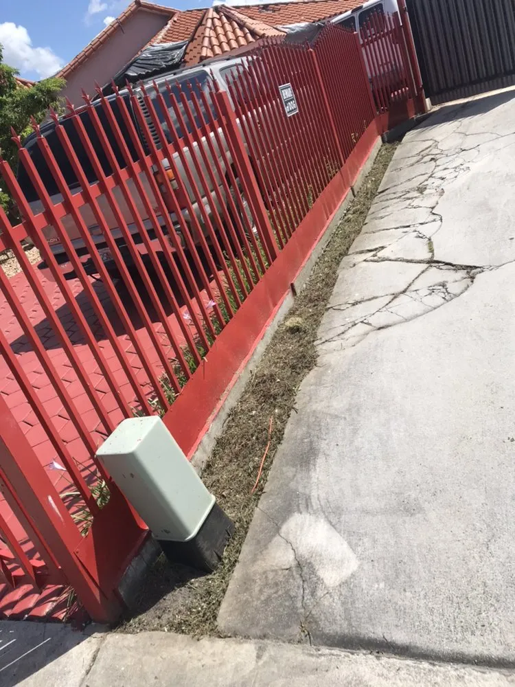 Reliable residential landscaping near you in Palmetto Bay, FL by Lush Greenery Landscaping