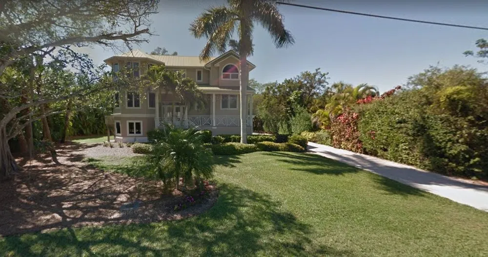 Expert landscaping services experts serving Lehigh Acres, FL - Lush Landscapes