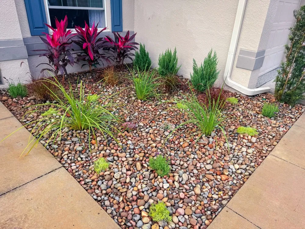 Professional lawn mowing service experts serving Spring Hill, FL - Lush Lawn and Palm