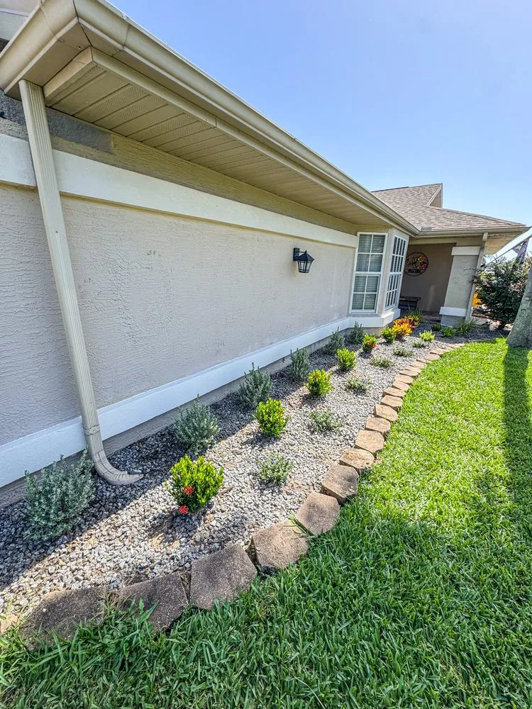 Reliable lawn care service experts serving Spring Hill, FL - Lush Lawn and Palm