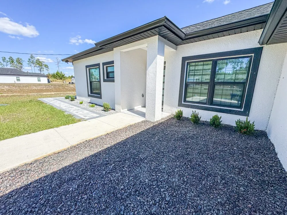 Affordable lawn mowing service experts serving Spring Hill, FL - Lush Lawn and Palm