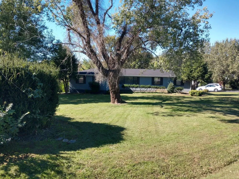 Reliable garden landscaping in Gallatin, TN by Lush Lawn Care - Gallatin