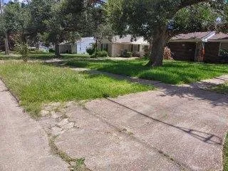 Custom garden landscaping in Lake Charles, LA by Lush Lawn Care