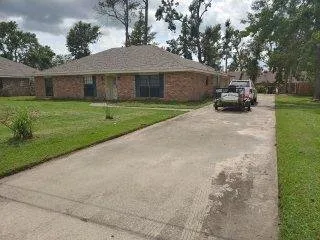 Custom yard cleanup service in Lake Charles, LA by Lush Lawn Care