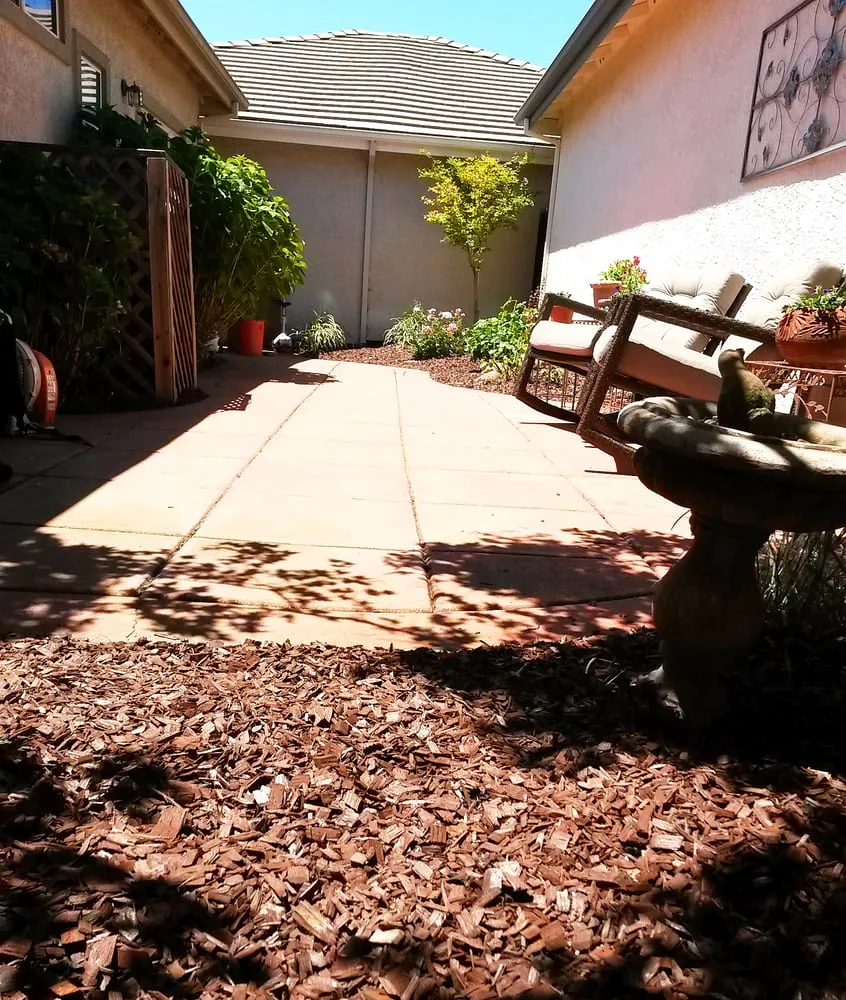 Custom outdoor landscaping in Sacramento, CA by Lush Outdoor Home Design