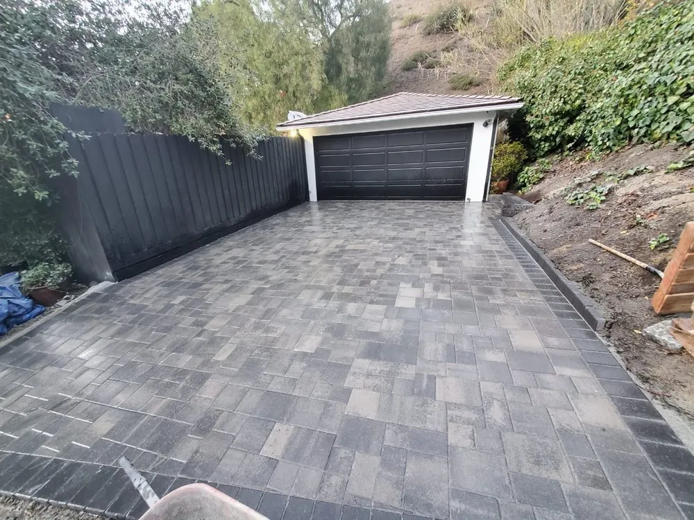 Local lawn mowing service experts serving Los Angeles, CA - Lush Remodeling