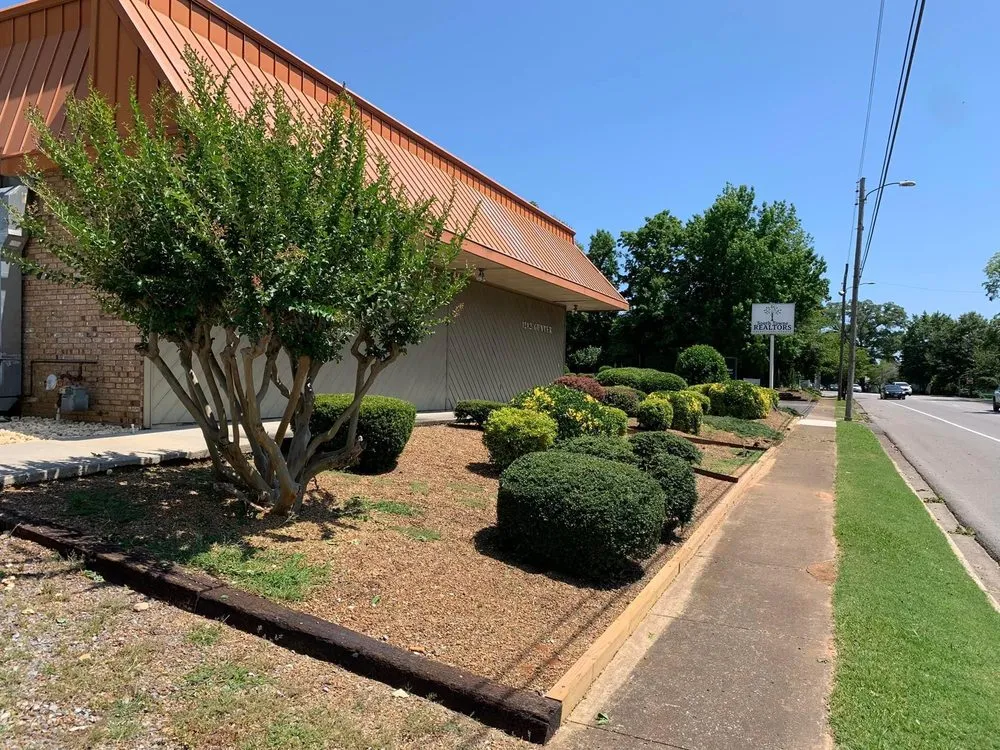 Expert outdoor landscaping experts serving Guntersville, AL - Lush View Landscaping