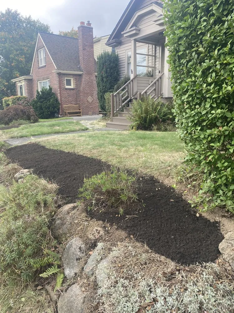 Reliable yard maintenance in Federal Way, WA by Lush Vista Landscape Architecture