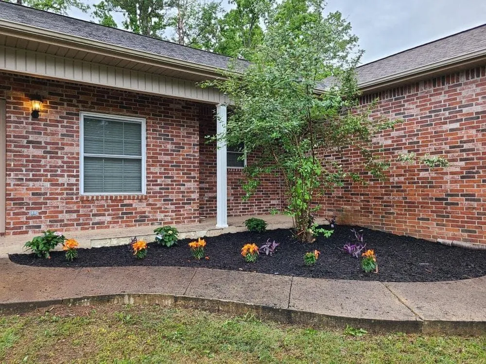 Professional garden landscaping in Bonnerdale, AR - Lusher Lawn and Landscaping
