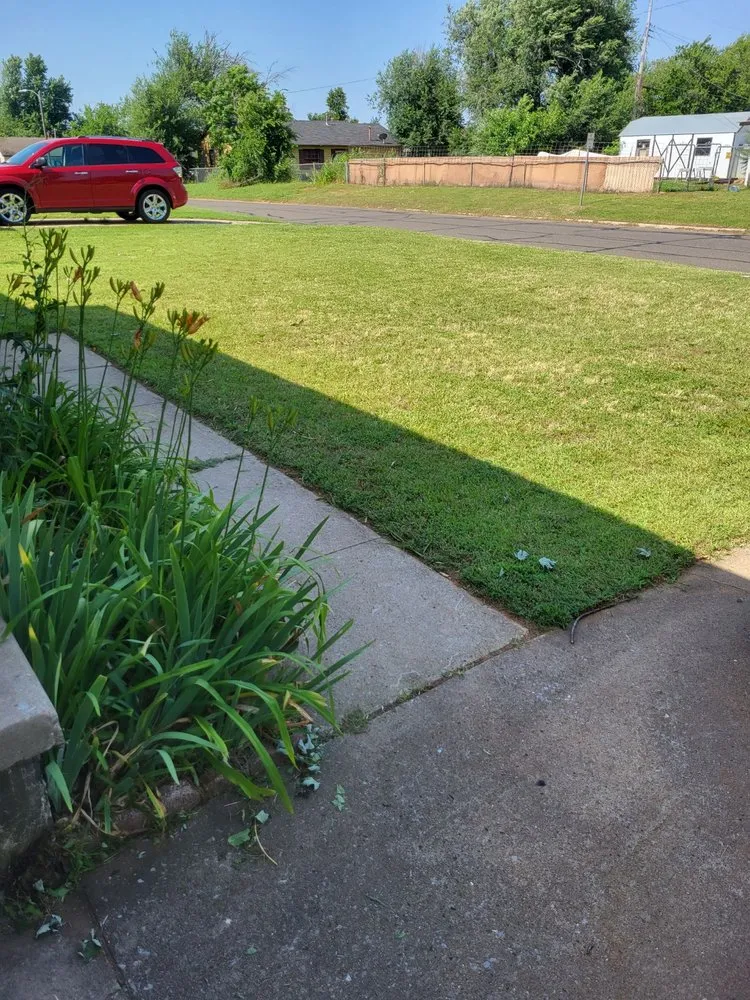 Local yard maintenance experts serving Oklahoma City, OK - Lushes Lawns