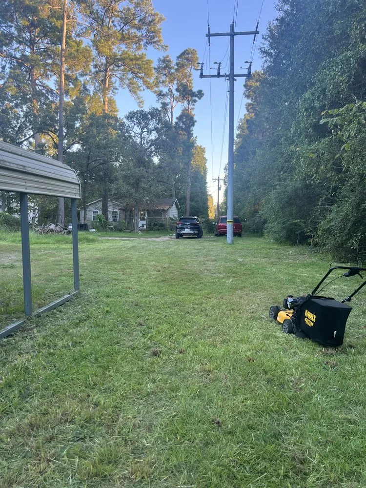 Custom residential landscaping in Conroe, TX by Lutter Landscape