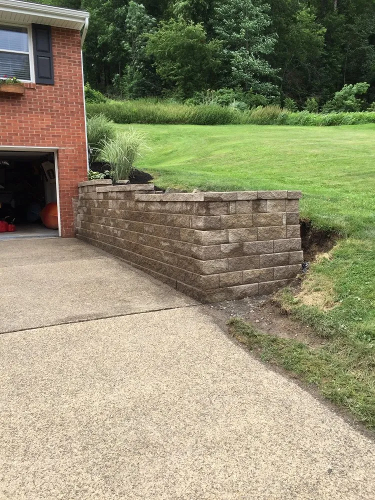 Professional lawn mowing service experts serving Glenshaw, PA - Lutz's Landscaping