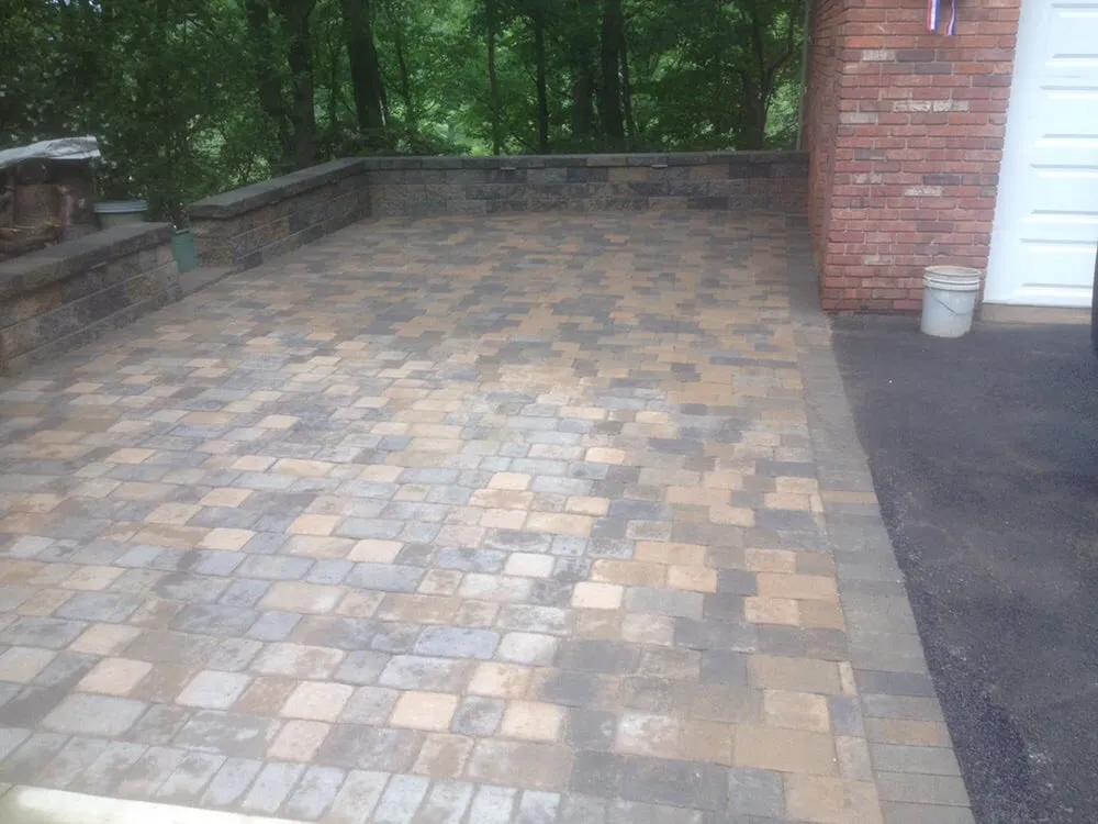 Local garden landscaping for beautiful yards in Glenshaw, PA by Lutz's Landscaping