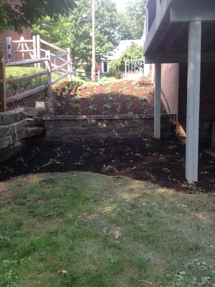 Professional yard maintenance in Glenshaw, PA - Lutz's Landscaping