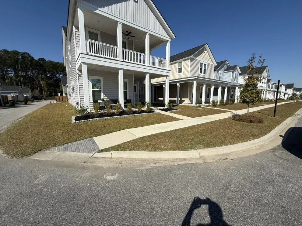 Expert outdoor landscaping in Summerville, SC by Luv Ur Landscape Enhancements and Lawn Detail