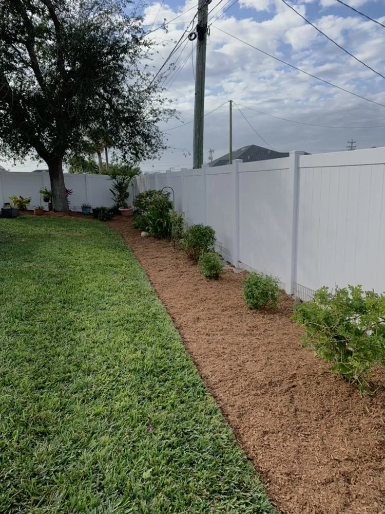 Top-rated yard cleanup service in Fort Myers, FL by Lux Lawn & Landscape