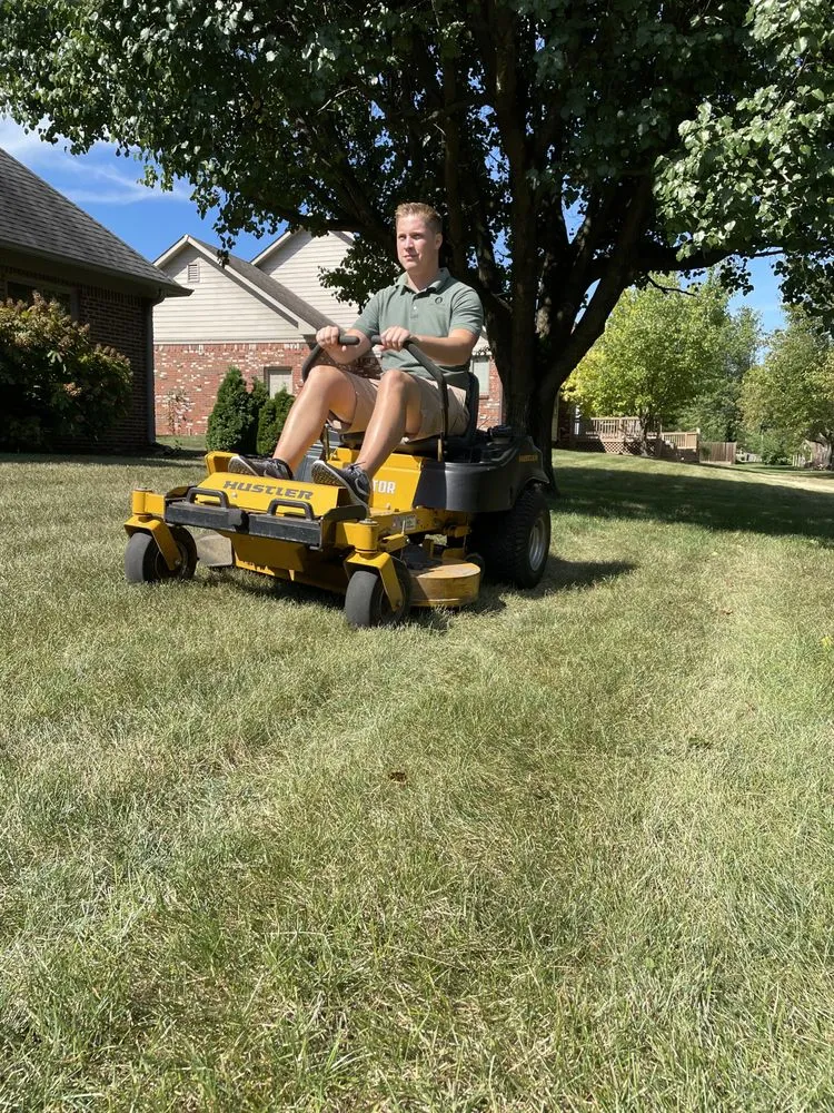 Local yard maintenance experts serving Brownsburg, IN - Lux Lawn Care