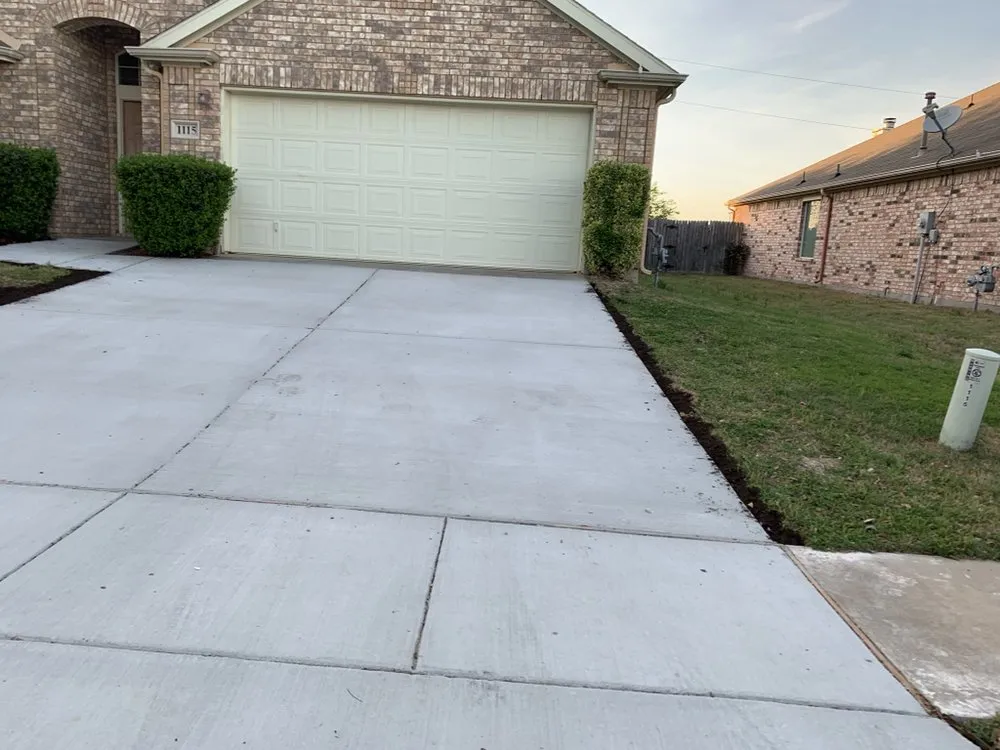 Trusted lawn mowing service in Waco, TX - Luxe Landscapes