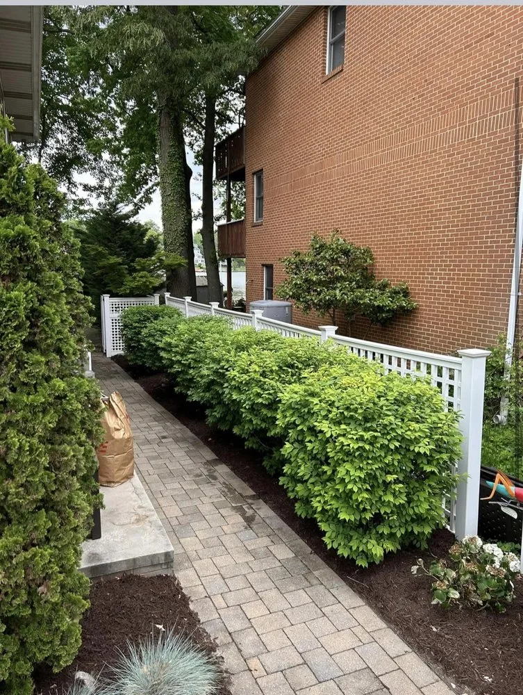 Reliable lawn care service experts serving Harwood, MD - Luxe Landscaping