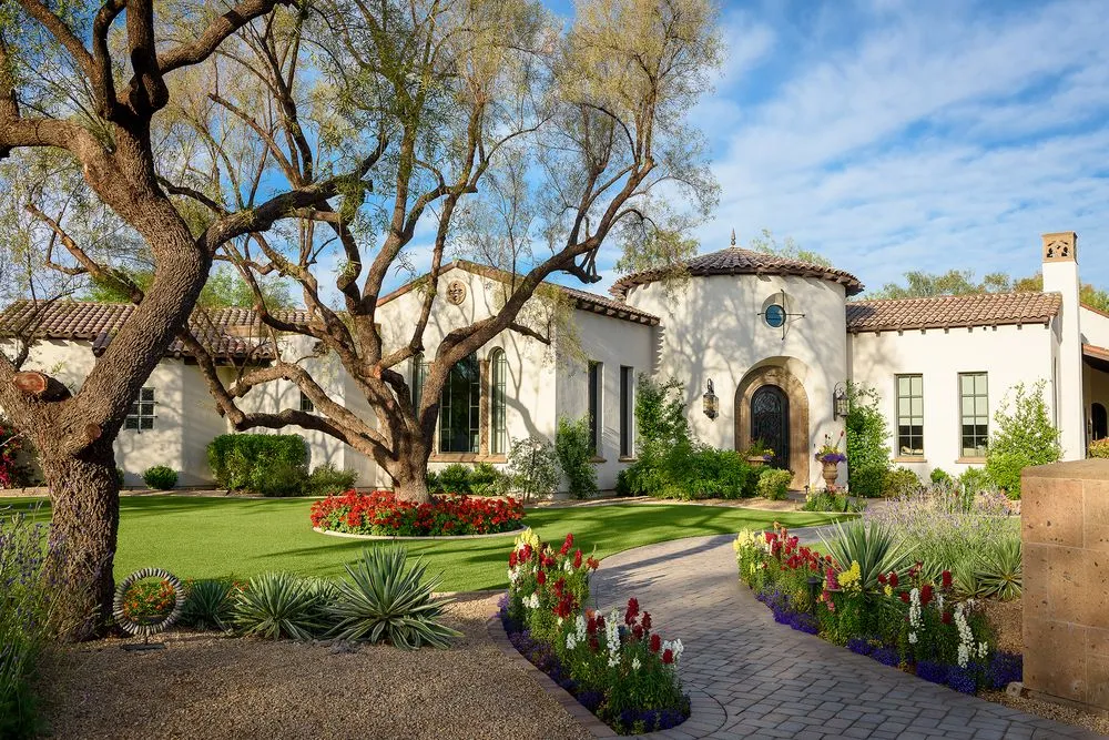 Professional yard cleanup service for homes in Gilbert, AZ by Luxe Lawns