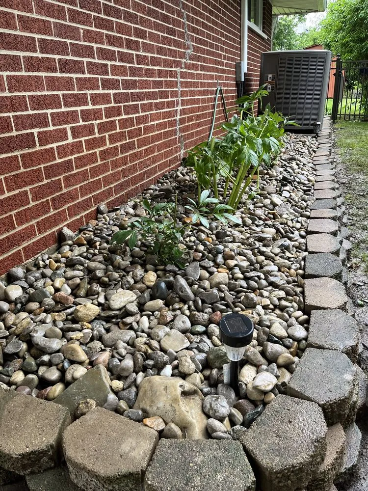 Trusted outdoor landscaping in Kettering, OH - Luxen Lawn And Landscaping