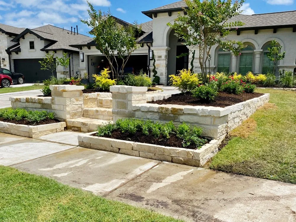 Trusted lawn mowing service experts serving Spring, TX - Luxscape