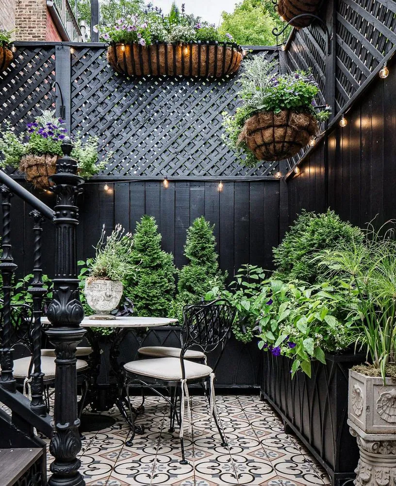 Professional garden landscaping for residential properties in Chicago, IL by Luxterra Outdoors