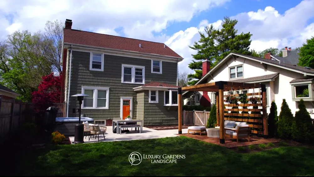 Professional lawn mowing service in Chicago, IL - Luxterra Outdoors