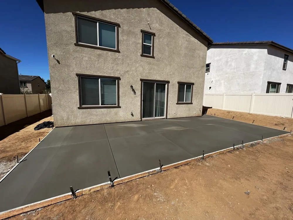 Professional garden landscaping in Cherry Valley, CA by Luxuriant Landscape