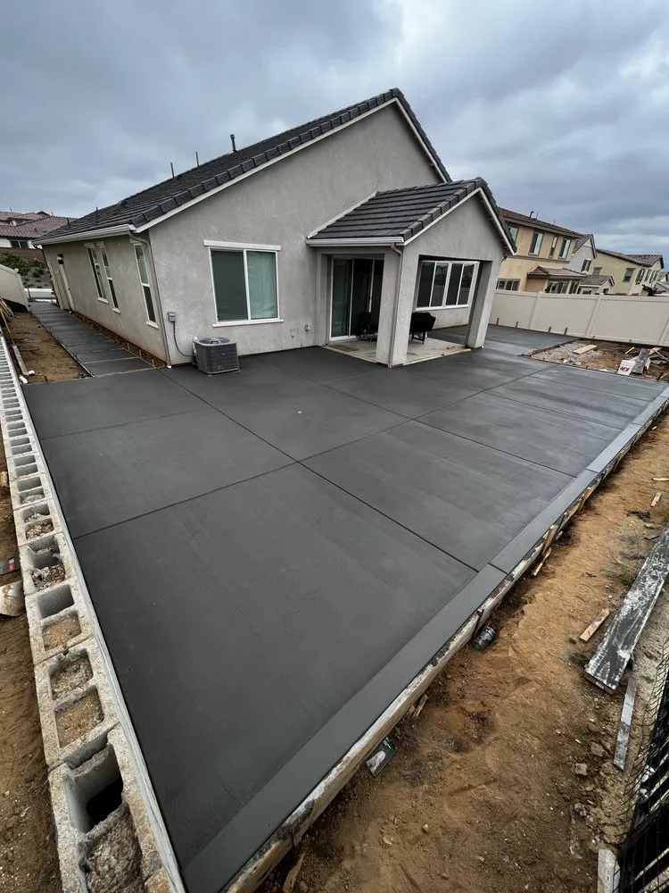 Professional yard maintenance in Cherry Valley, CA - Luxuriant Landscape