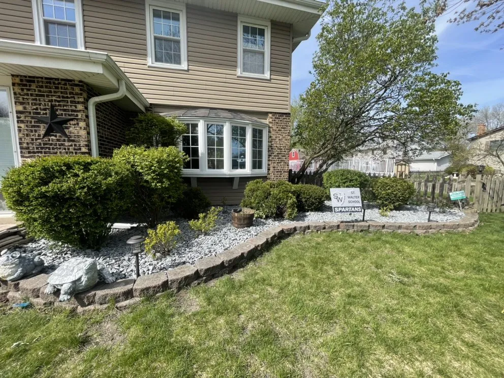 Trusted yard cleanup service for year-round maintenance across Elgin, IL - Luxurious Landscaping