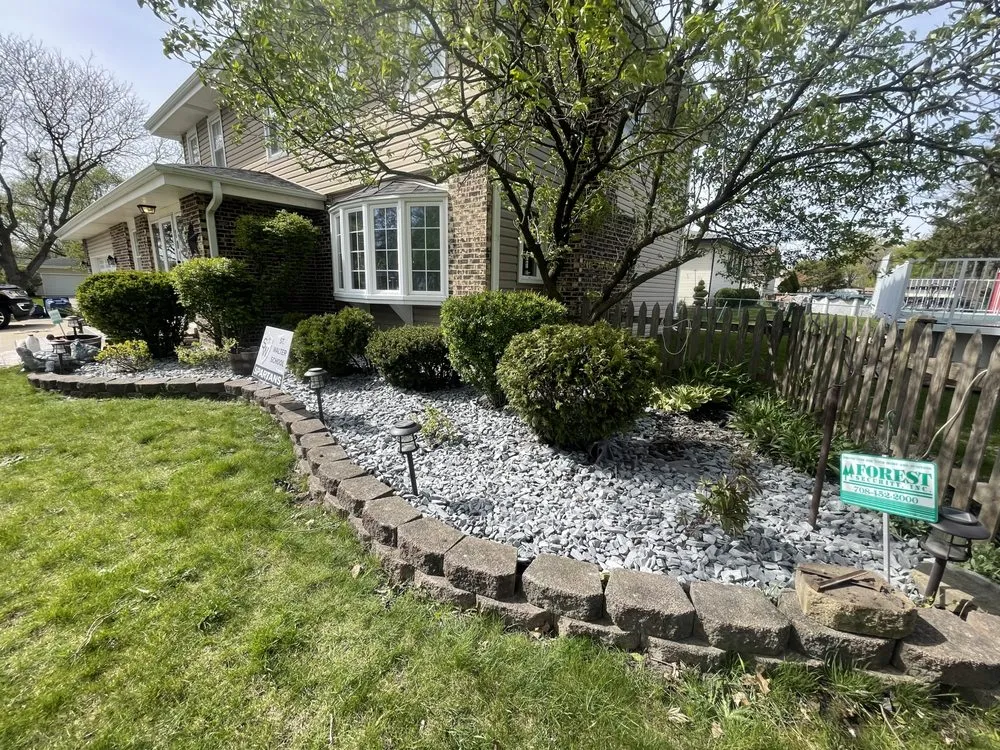 Professional residential landscaping in Elgin, IL by Luxurious Landscaping