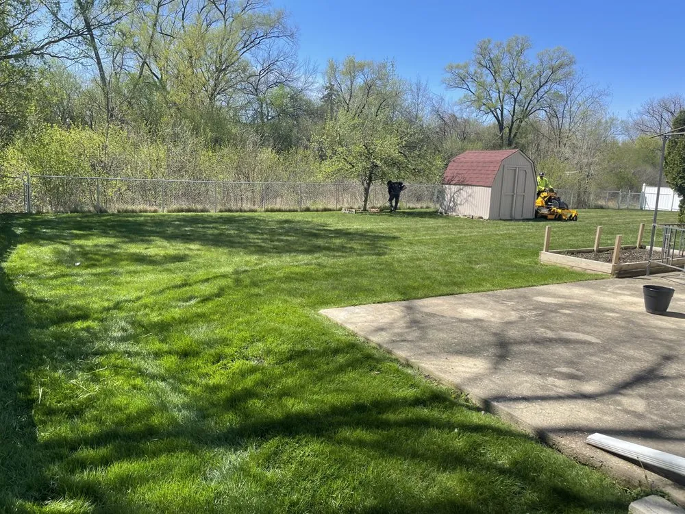 Professional landscape design experts serving Elgin, IL - Luxurious Landscaping