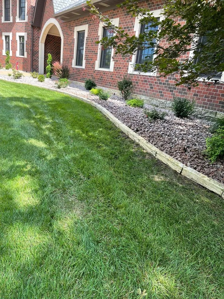 Top-rated landscape installation in Lake Saint Louis, MO - Luxurious Lawn Care and Landscaping
