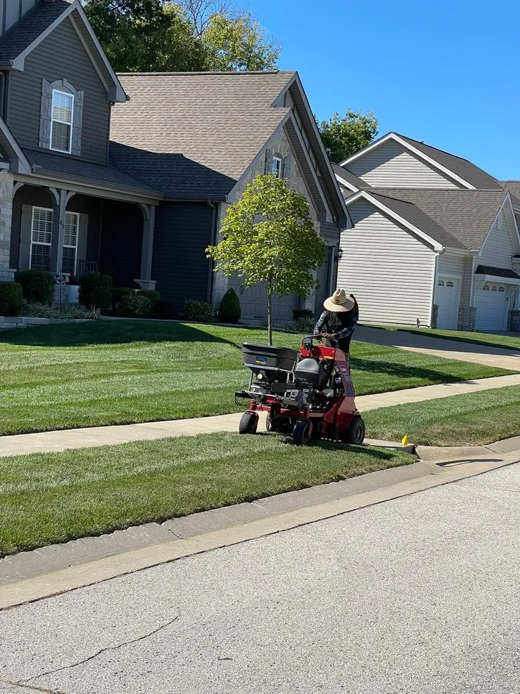 Local residential landscaping in Lake Saint Louis, MO - Luxurious Lawn Care and Landscaping
