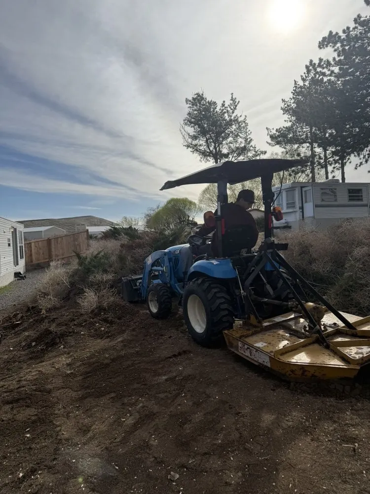 Local yard maintenance experts serving Benton City, WA - Luxury Dumping Company