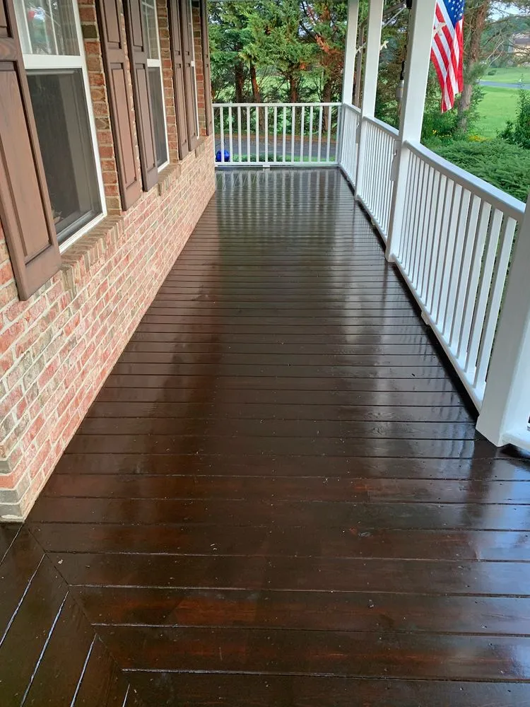 Custom lawn care service experts serving Douglassville, PA - Luxury Homes & Decks