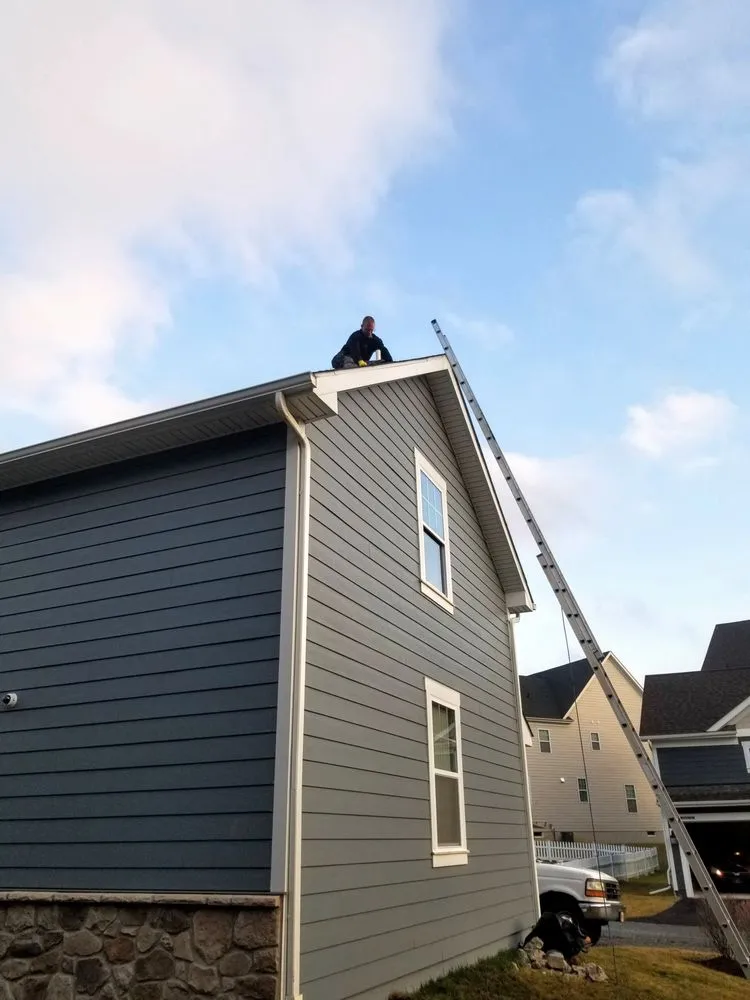 Local yard cleanup service experts serving Douglassville, PA - Luxury Homes & Decks