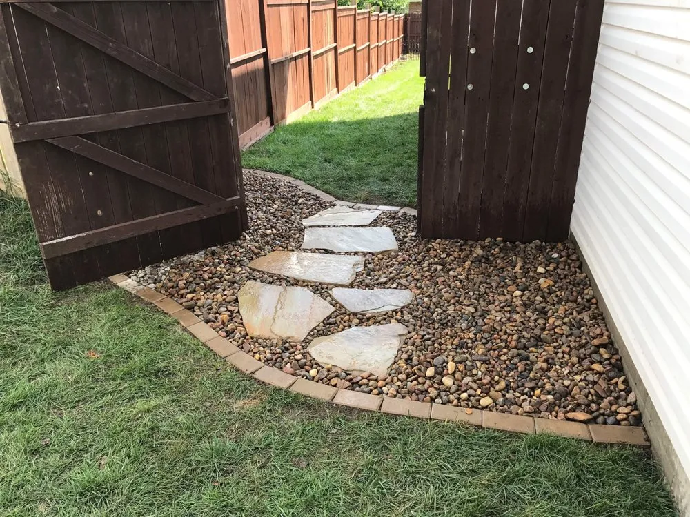 Expert landscape installation experts serving Lincoln, NE - Luxury Landscape
